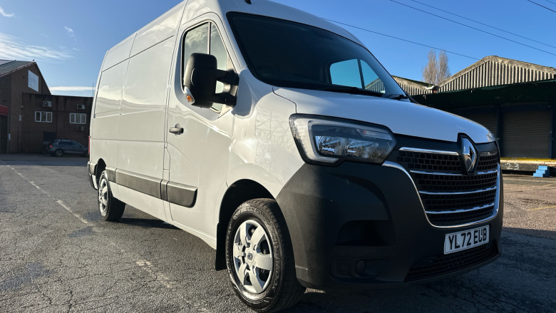 Renault Master Mwb Diesel Fwd MM35dCi 135 Business+ Medium Roof Van